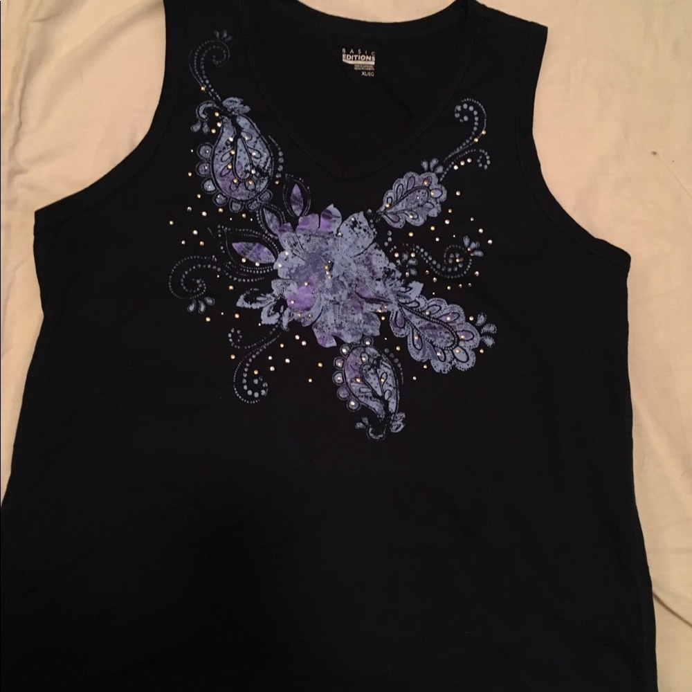 Woman’s top with design, size XL